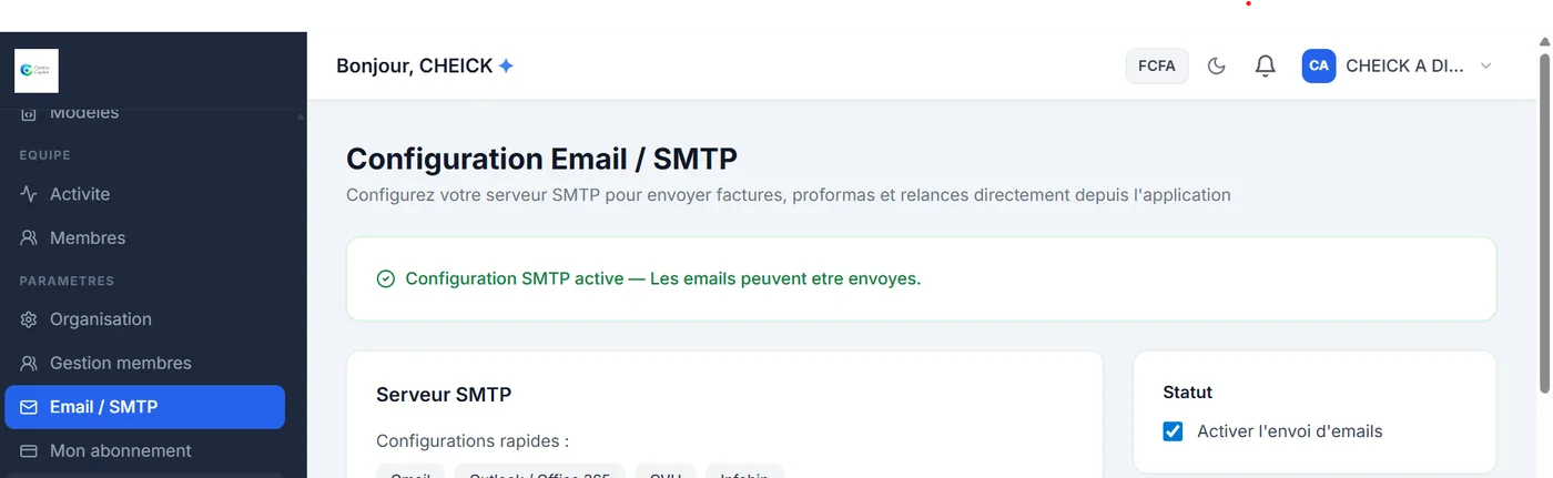 Centrio Copilot — Envoi des factures par email. Les données confidentielles sont masquées.